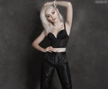 Karol Sevilla content