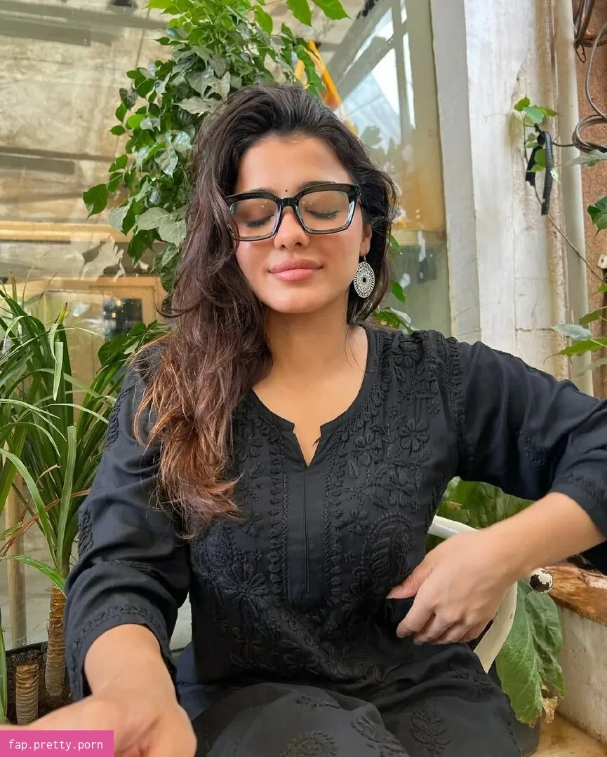 Ketika Sharma - Photo #01