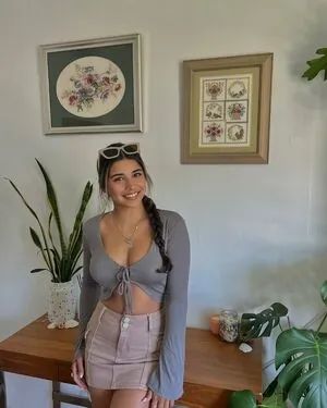 Kashya Thomas content