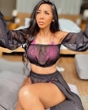 ladyboyshasha content