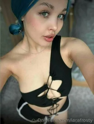 larafrosty