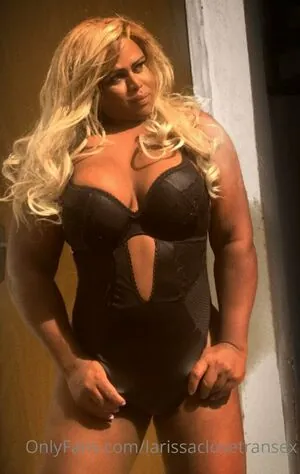 larissaclosetransex content