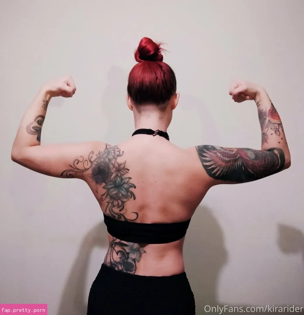 larraphoenix - Photo #32