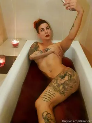 larraphoenix content