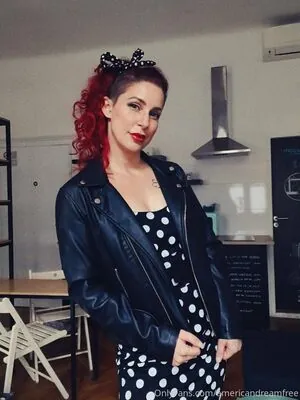 larraphoenix content