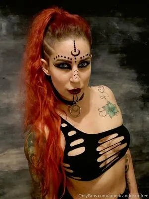 larraphoenix content