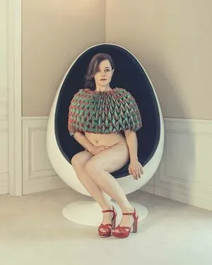 Laure Calamy content