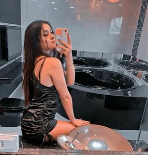 Laysa Gardini content