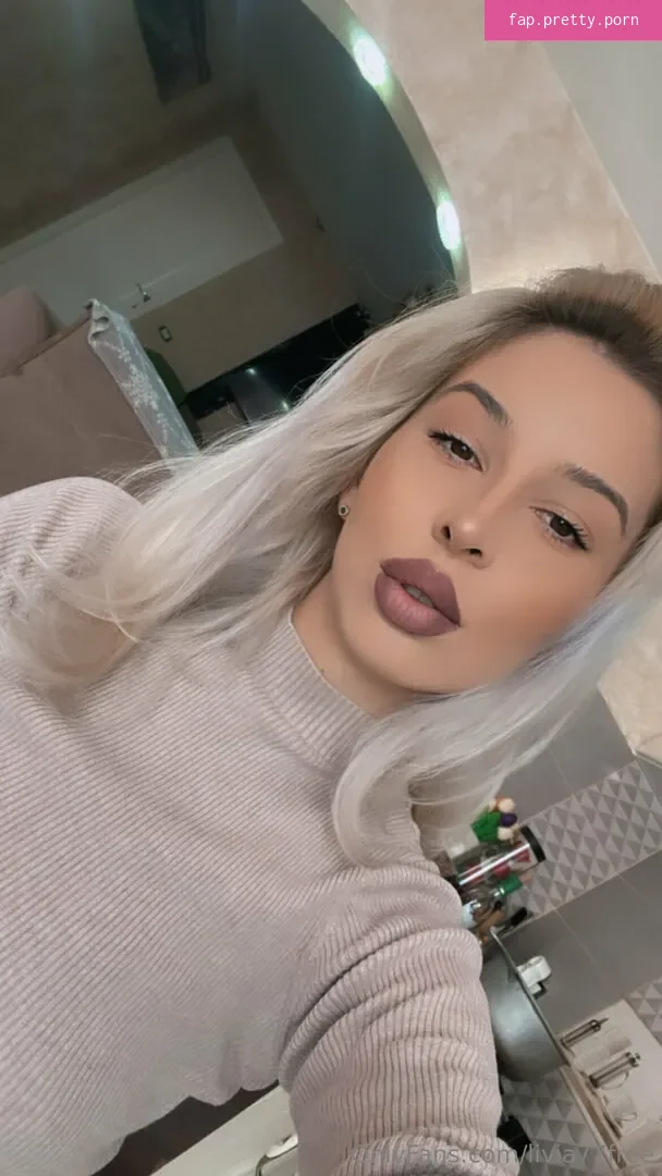 livia77free - Photo #19