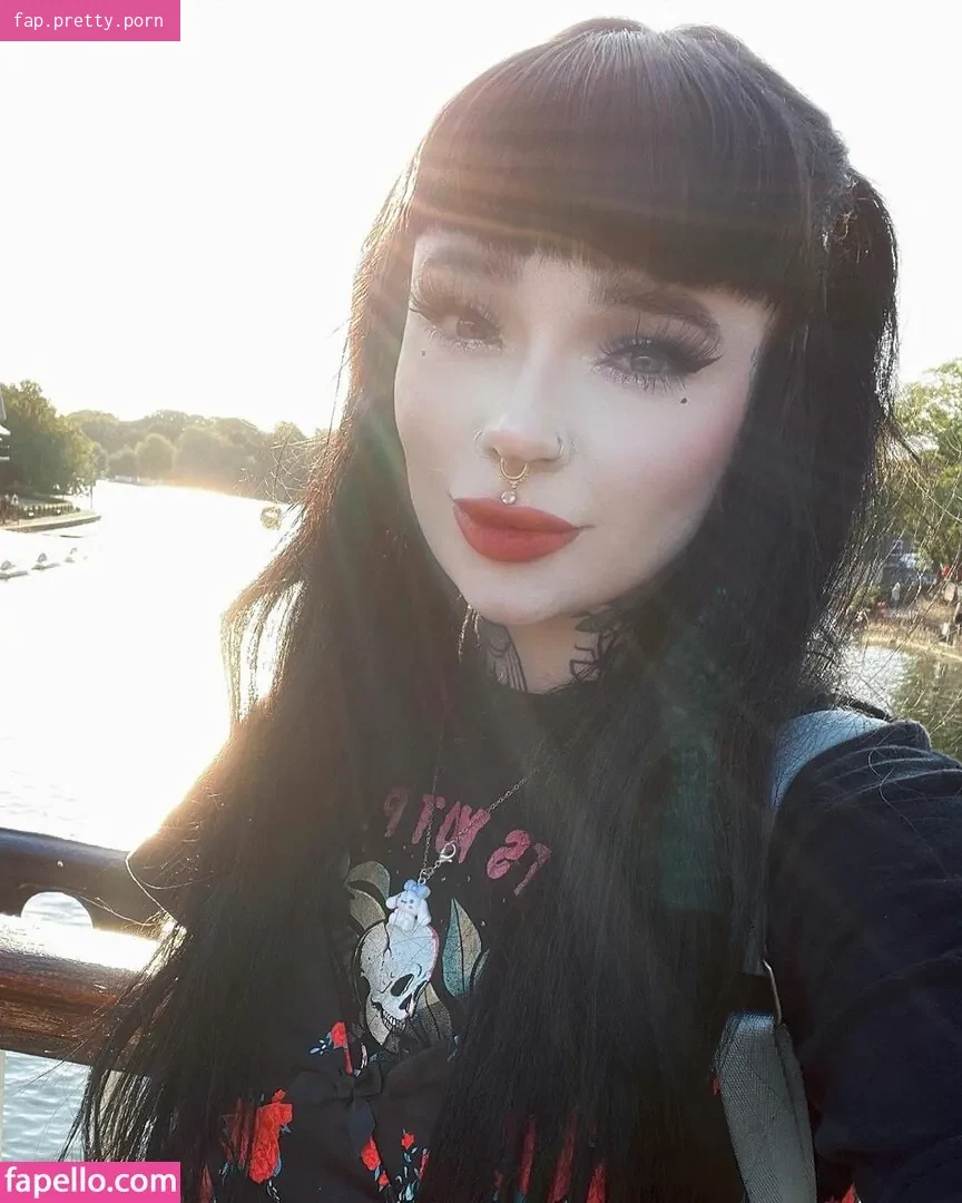 lizzieesze - Photo #01