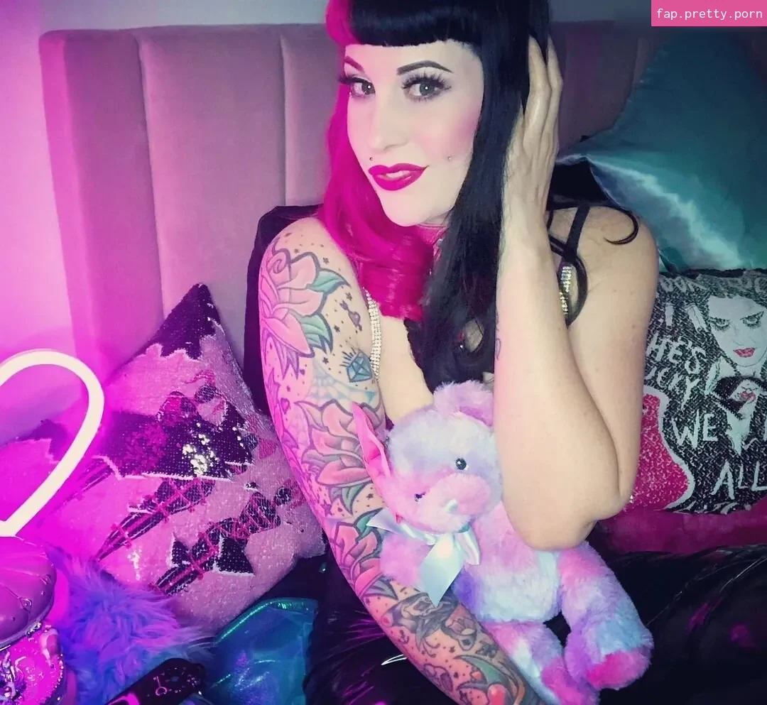 LaJenTrois - Jen Roomes - Photo #09