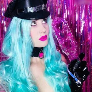 LaJenTrois - Jen Roomes content