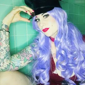 LaJenTrois - Jen Roomes content