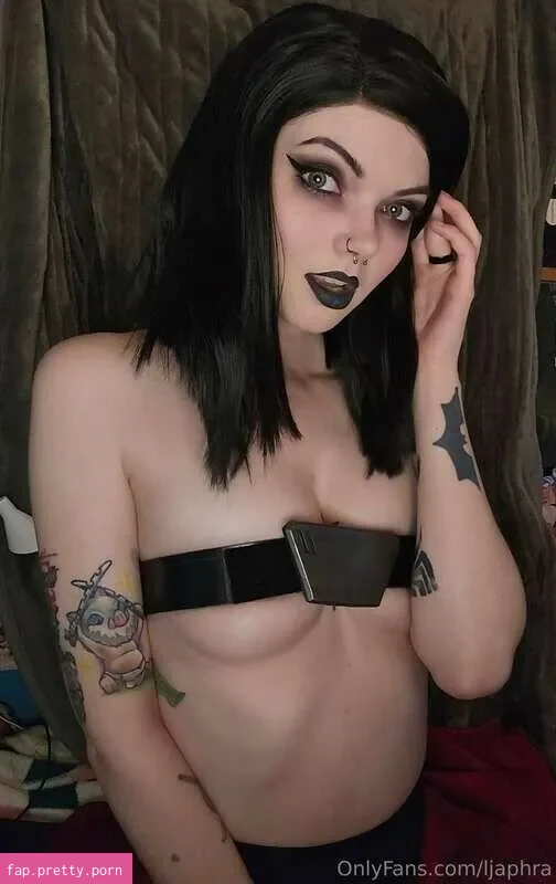 Louise Julie - Photo #32