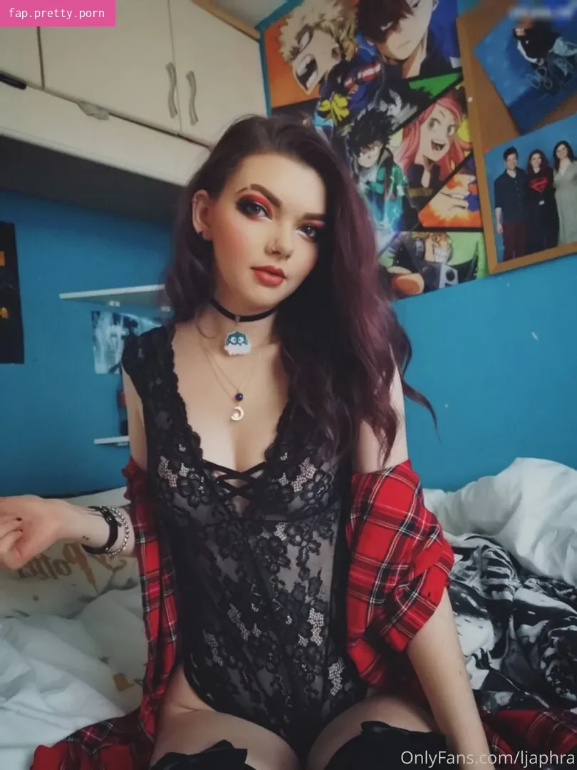 Louise Julie - Photo #58