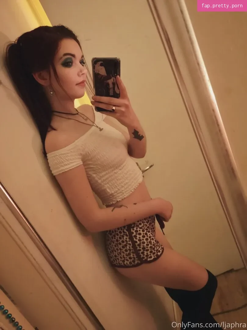 Louise Julie - Photo #76