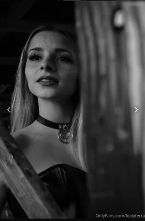 lealyferra / lea.ly content