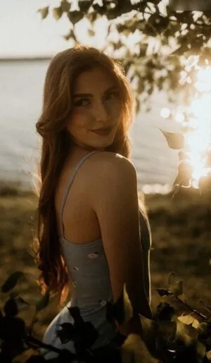 Laura Michelle Maske content