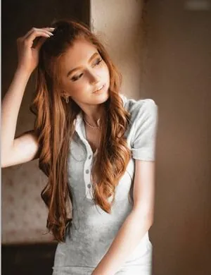 Laura Michelle Maske content