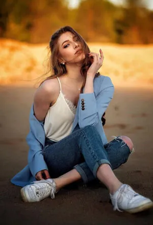 Laura Michelle Maske content