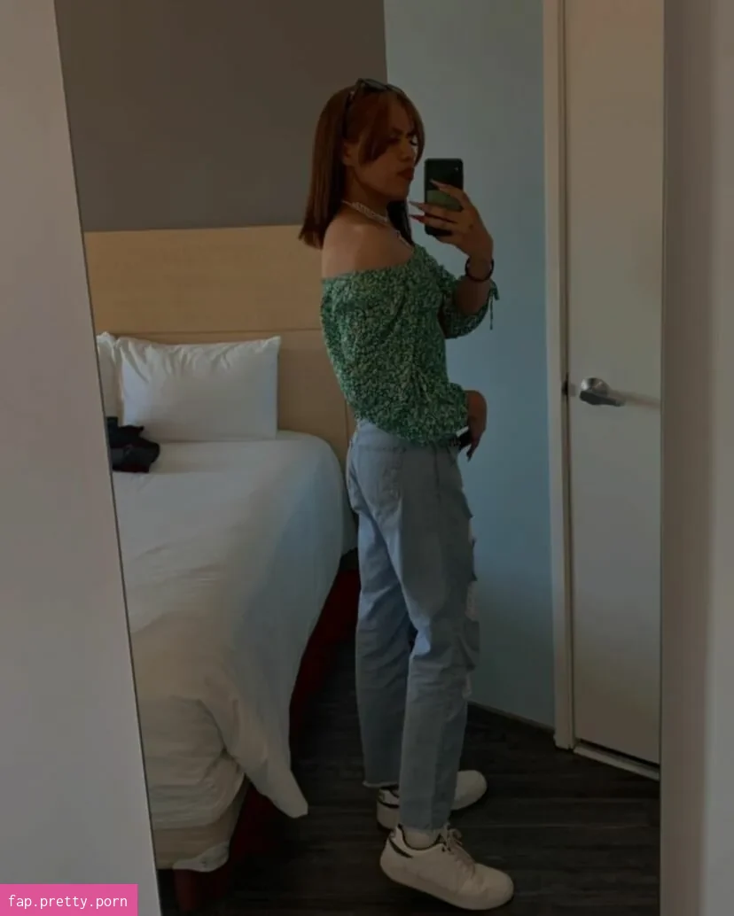 Lilith Moreno content