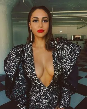 Lindsey Morgan content