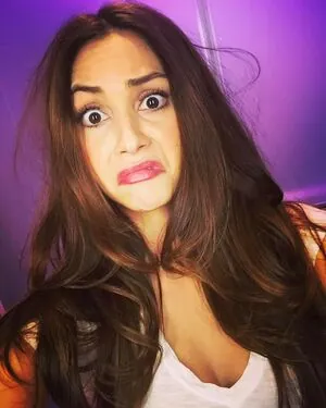 Lindsey Morgan content