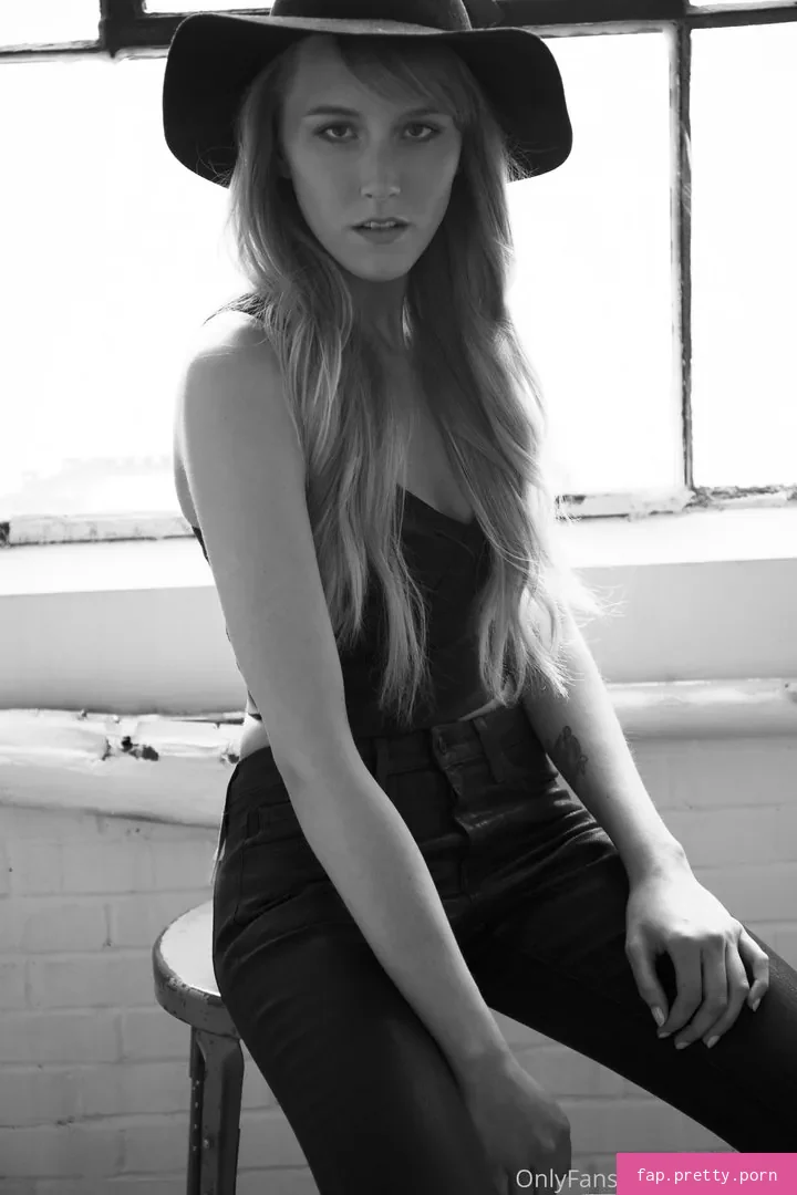 Lovewitch - Photo #07