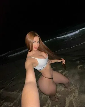 Letycia Soares content