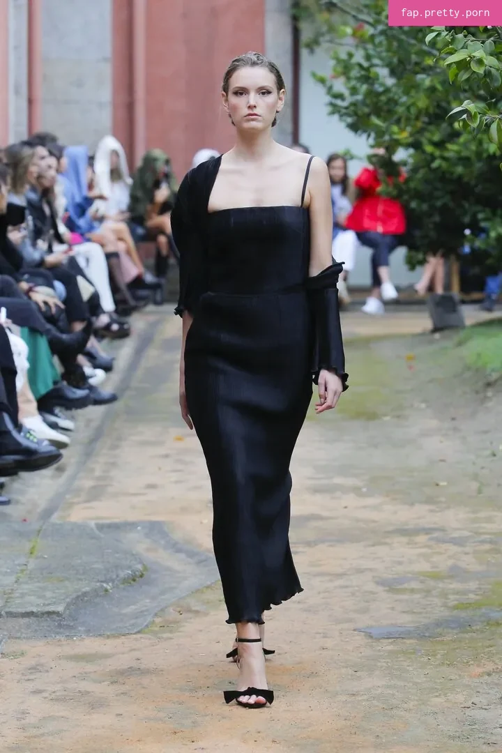 lilith schnaar - Photo #02