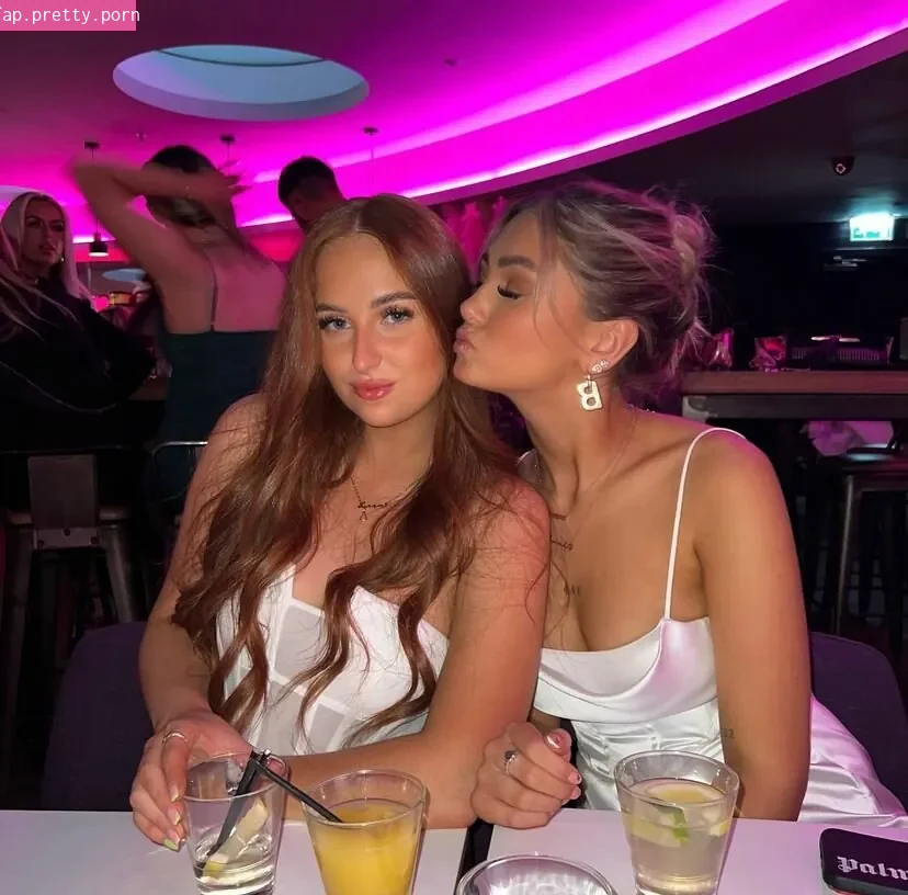 Lisa Sutherland - Photo #29