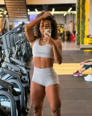 Luiza Vilela content