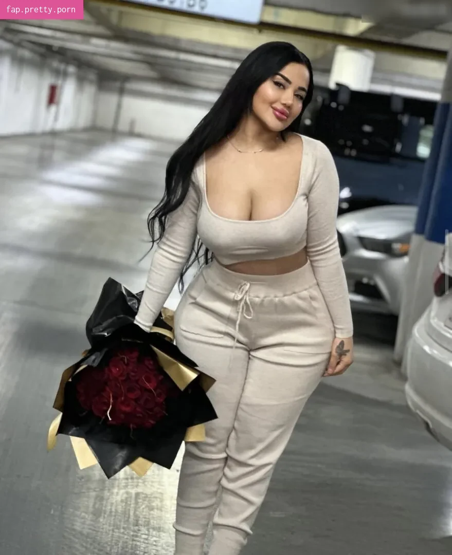 Melek Azad - Photo #27