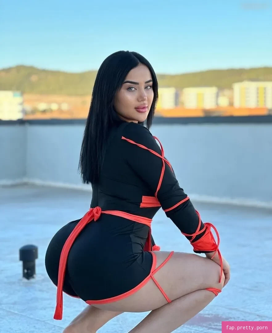 Melek Azad - Photo #75