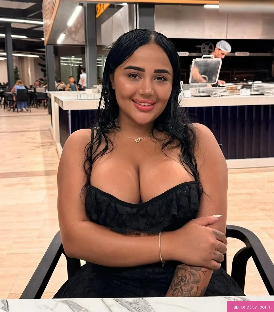 Melek Azad - Photo #76