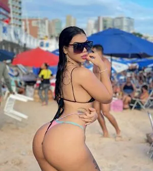 Mirele Almeida content