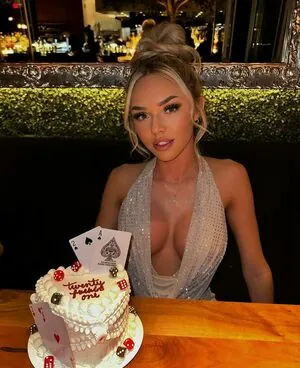 Maddie Benavidez content