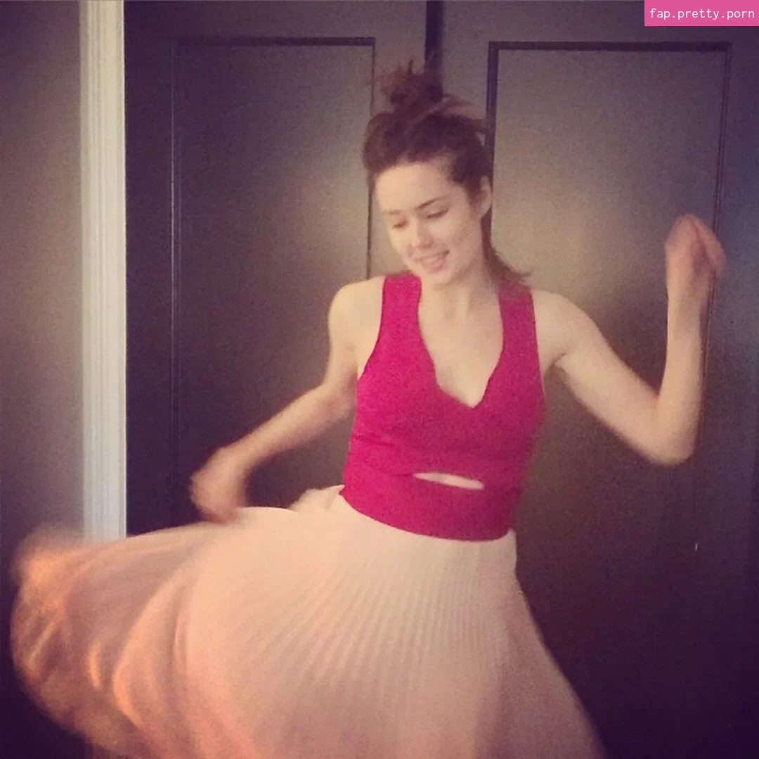 Megan Boone - Photo #04