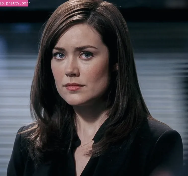 Megan Boone - Photo #48