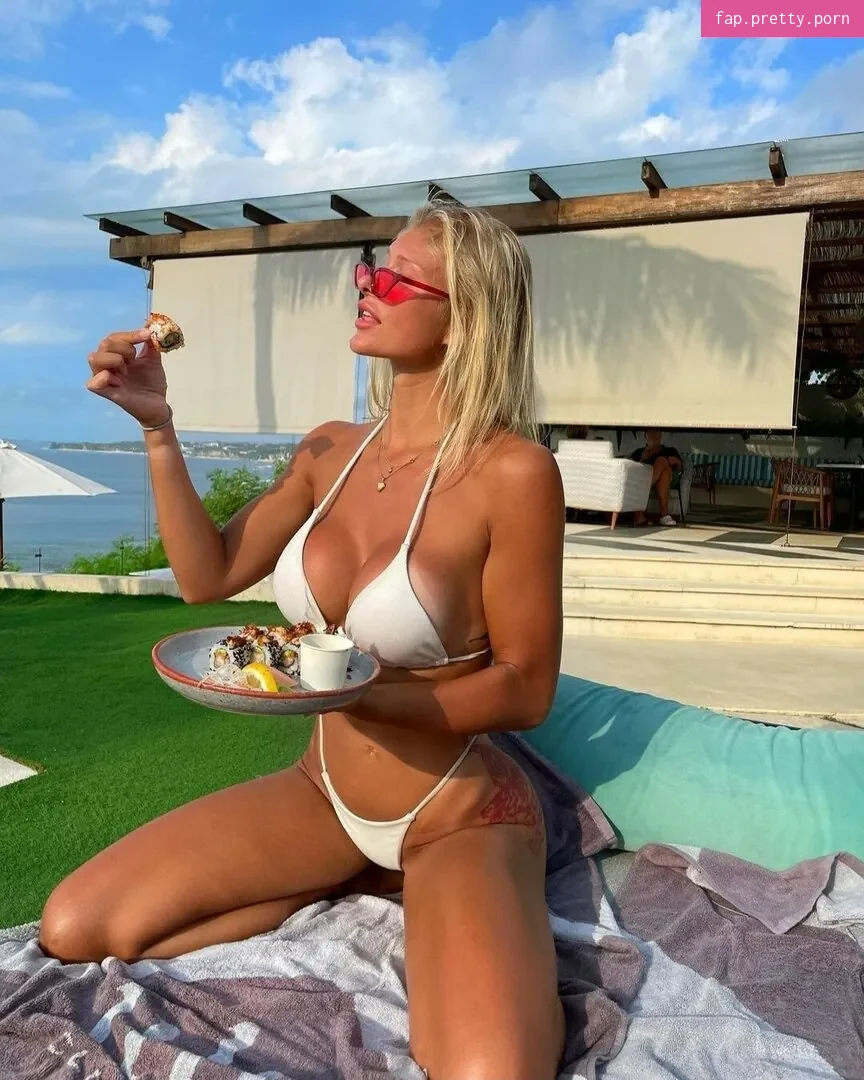 Michelle Christine - Photo #10