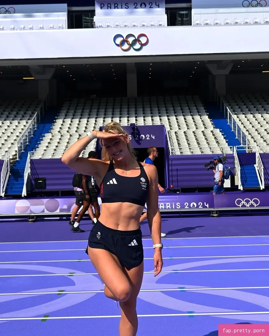 Molly Caudery - Photo #67