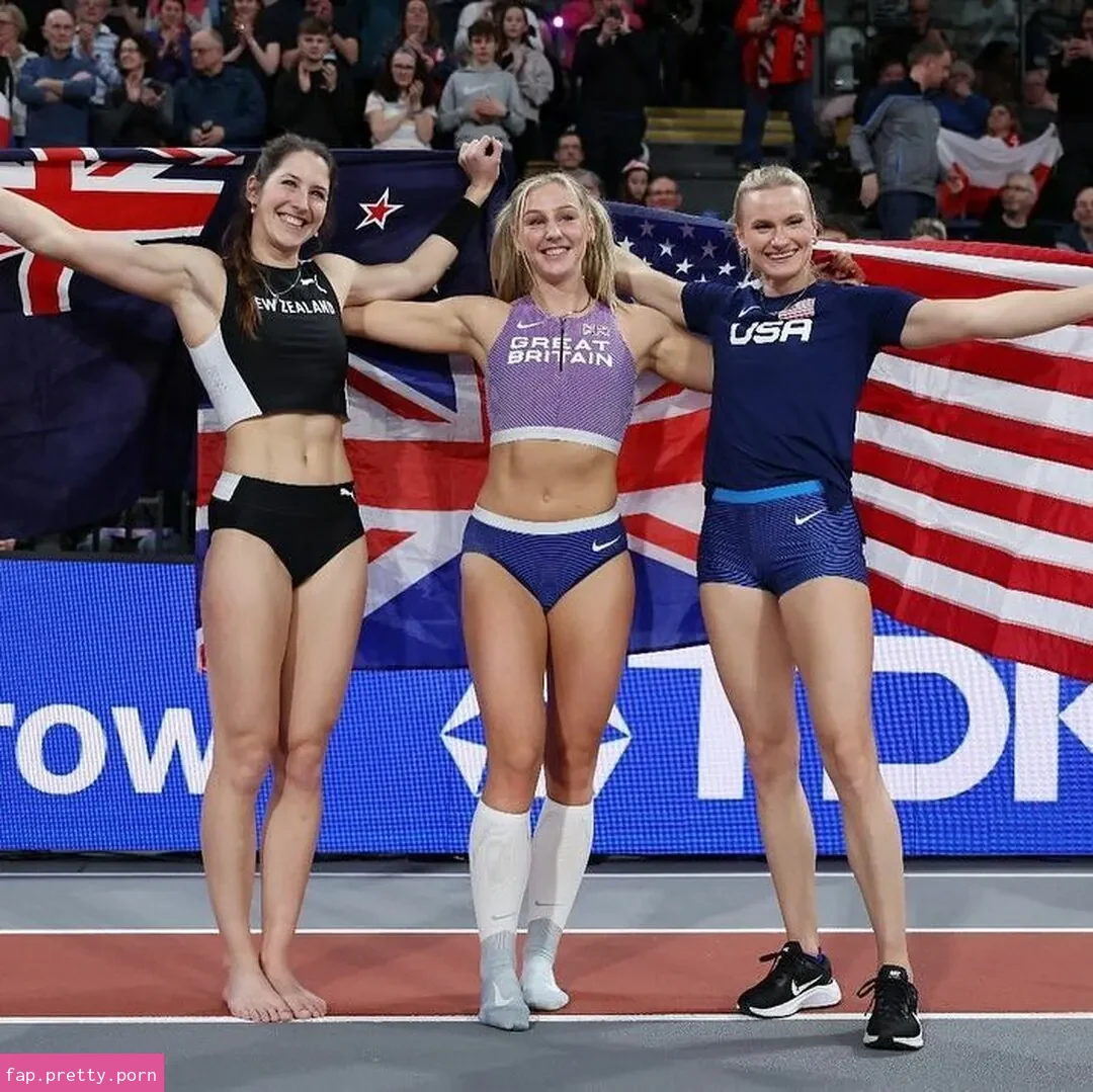 Molly Caudery - Photo #70