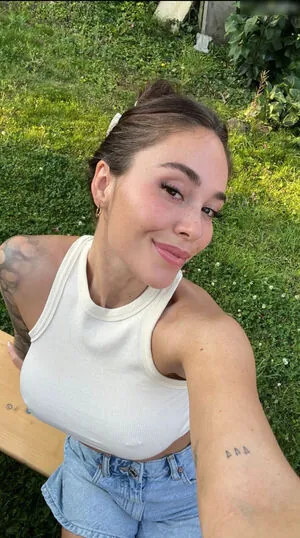 Melissa Damilia content