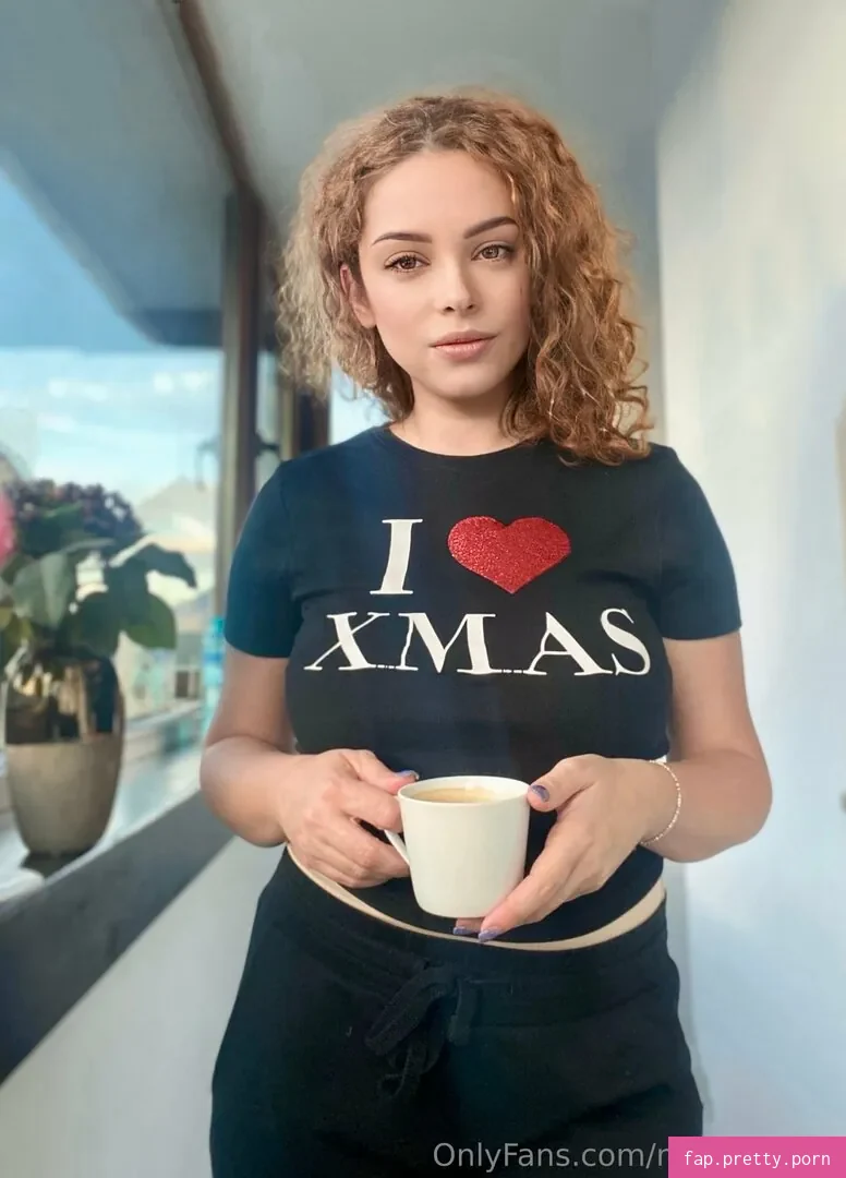 melanianew - Photo #20