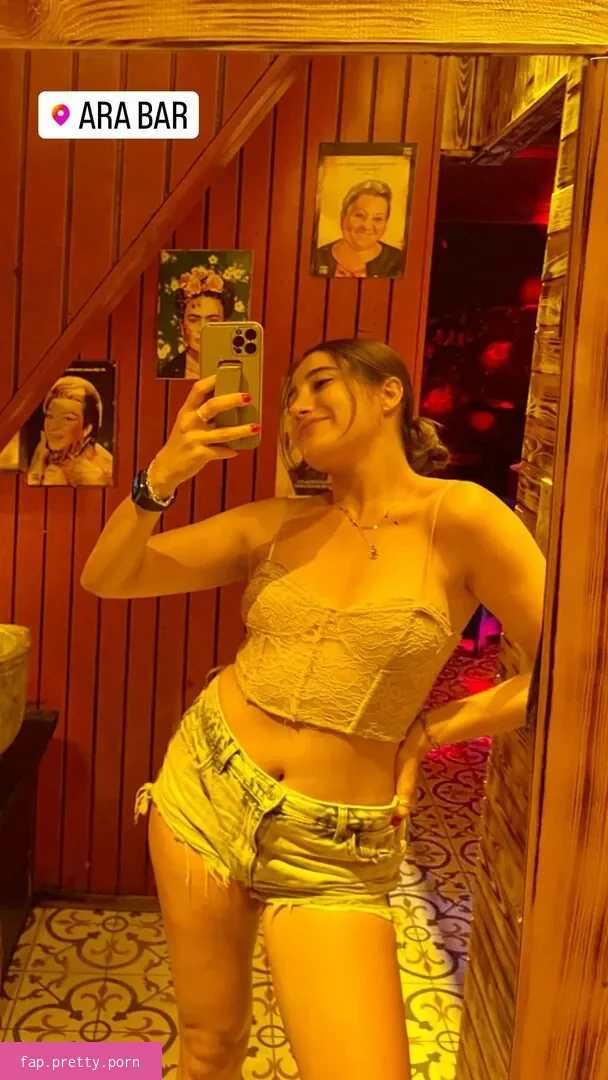 Merve Elmas - Photo #26