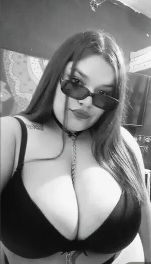 Michelle Echude / michelle.echudee ???????? content