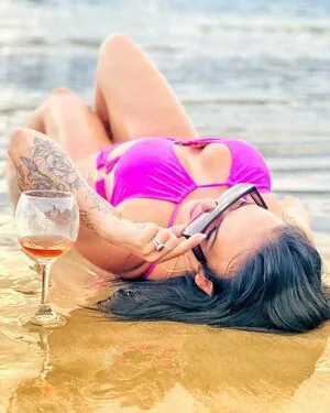 Mayara Franco content