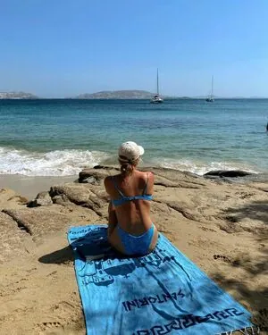 Maddie Henderson content