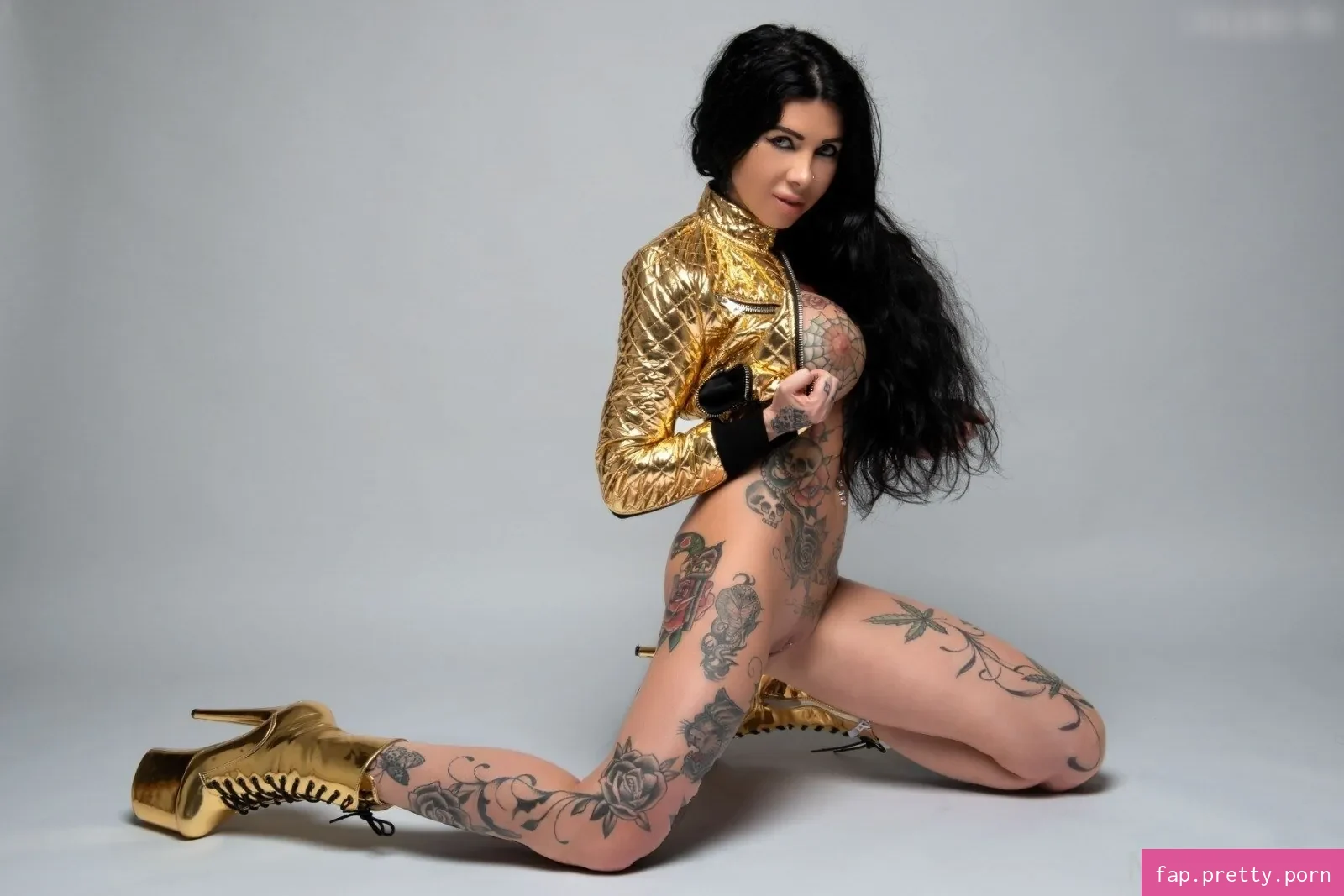 Megan Inky - Photo #02