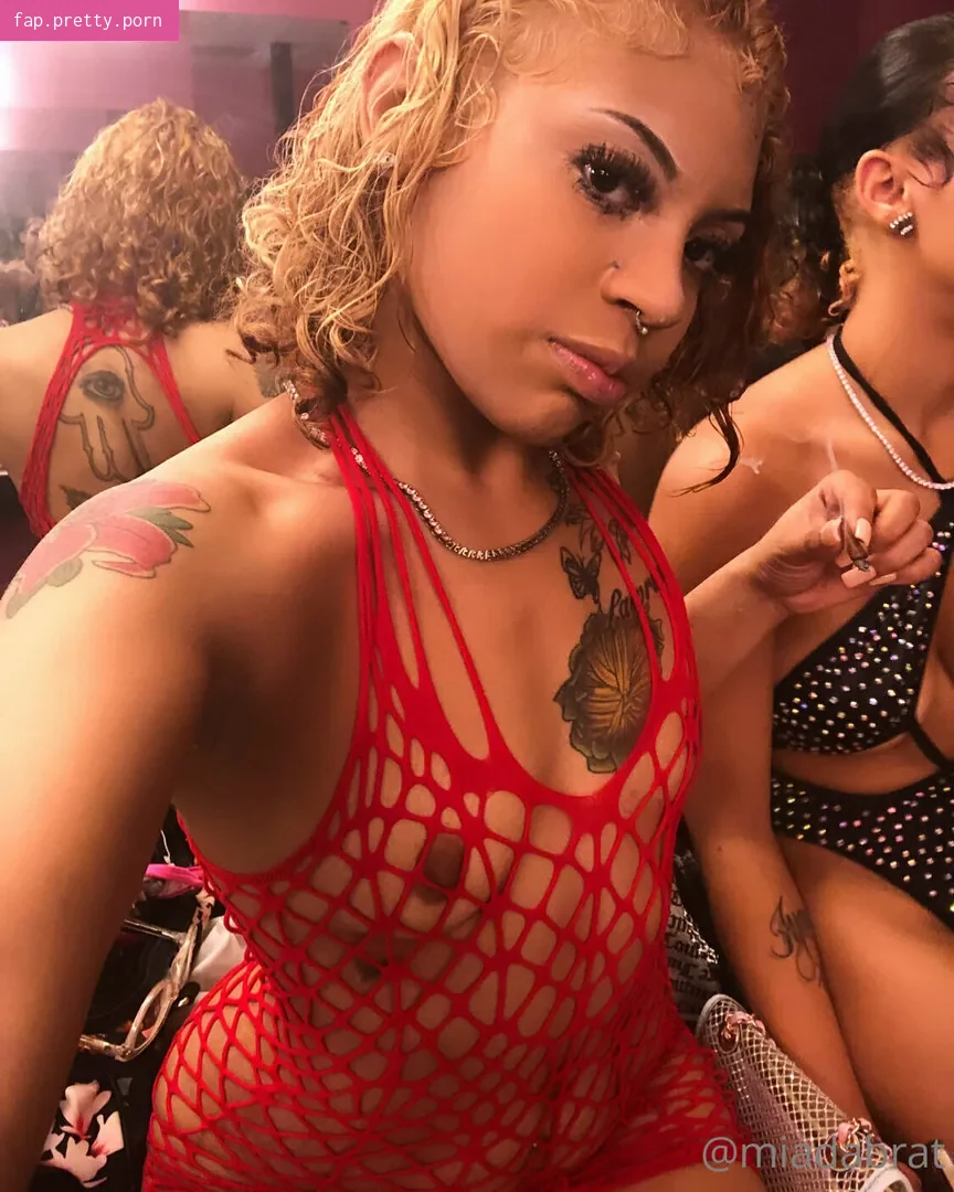 miadabratt - Photo #05